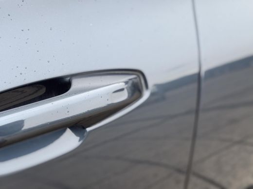 Volvo  V60 2.0 B4 Aut. R-Design | Navi | Camera | Trekhaak | Memory | ActivLease financial lease