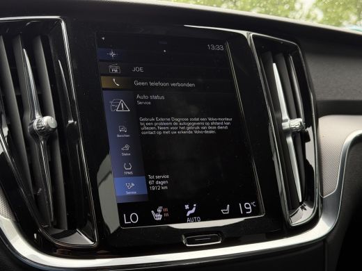 Volvo  V60 2.0 B4 Aut. R-Design | Navi | Camera | Trekhaak | Memory | ActivLease financial lease