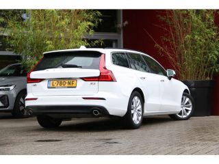 Volvo  V60 2.0 B3 Momentum Business | Camera | Adaptive Cruise | Pilot Assist