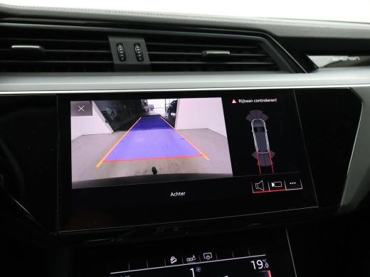 Audi e-tron 50 QUATTRO LAUCH EDITION ALL BLACK PACK + TREKHAAK | LUCHTVERING | CAMERA ActivLease financial lease