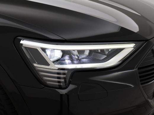 Audi e-tron 50 QUATTRO LAUCH EDITION ALL BLACK PACK + TREKHAAK | LUCHTVERING | CAMERA ActivLease financial lease