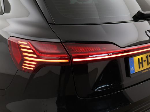 Audi e-tron 50 QUATTRO LAUCH EDITION ALL BLACK PACK + TREKHAAK | LUCHTVERING | CAMERA ActivLease financial lease