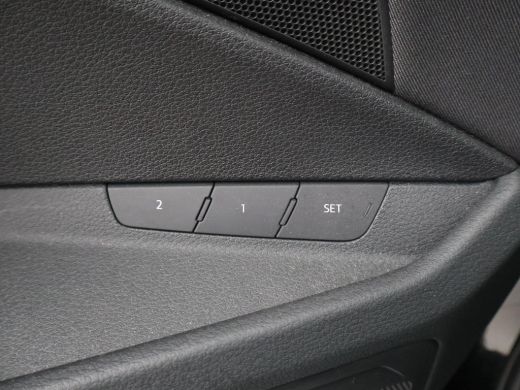 Audi e-tron 50 QUATTRO LAUCH EDITION ALL BLACK PACK + TREKHAAK | LUCHTVERING | CAMERA ActivLease financial lease