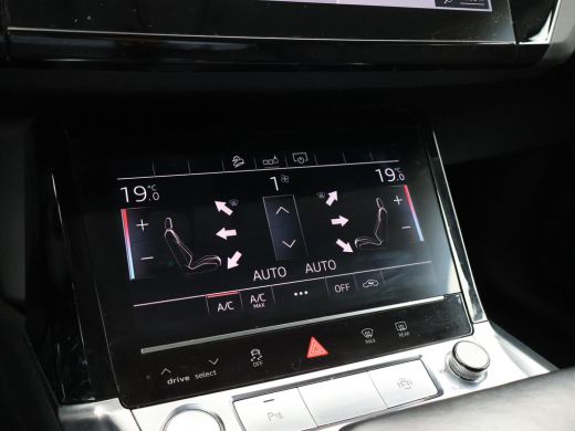 Audi e-tron 50 QUATTRO LAUCH EDITION ALL BLACK PACK + TREKHAAK | LUCHTVERING | CAMERA ActivLease financial lease