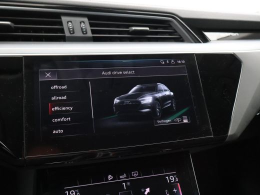 Audi e-tron 50 QUATTRO LAUCH EDITION ALL BLACK PACK + TREKHAAK | LUCHTVERING | CAMERA ActivLease financial lease