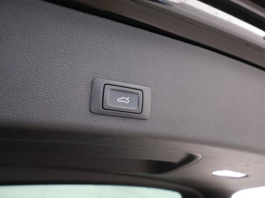 Audi e-tron 50 QUATTRO LAUCH EDITION ALL BLACK PACK + TREKHAAK | LUCHTVERING | CAMERA ActivLease financial lease