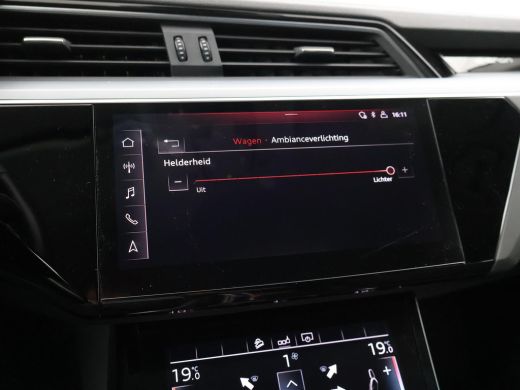 Audi e-tron 50 QUATTRO LAUCH EDITION ALL BLACK PACK + TREKHAAK | LUCHTVERING | CAMERA ActivLease financial lease