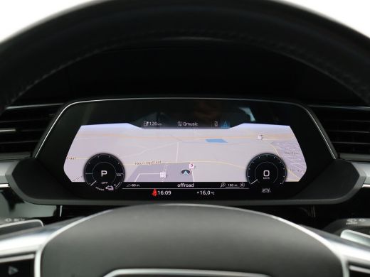 Audi e-tron 50 QUATTRO LAUCH EDITION ALL BLACK PACK + TREKHAAK | LUCHTVERING | CAMERA ActivLease financial lease