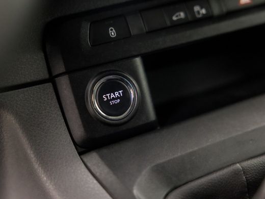 Citroën Jumpy 1.6 BlueHDI 95 Club M (APPLE CARPLAY, NAVIGATIE, ELEK SCHUIFDEUR, LEDER, KEYLESS START, 3 ZITS, P... ActivLease financial lease