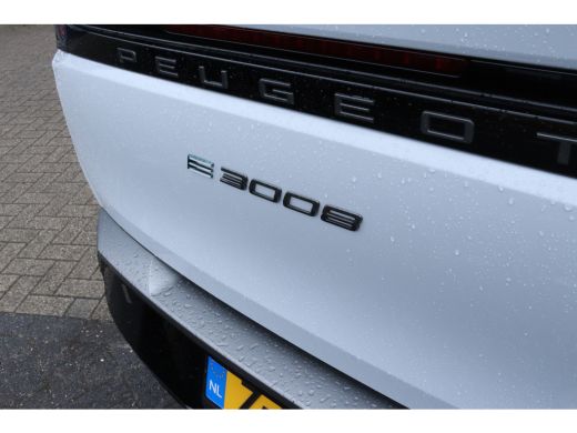 Peugeot E-3008 GT 73 kWh | Adaptieve Cruise | Nappa Leder | Trekhaak | Pano | Stoelmassage-Ventilatie| 360' Came... ActivLease financial lease