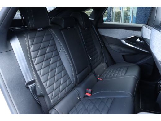 Peugeot E-3008 GT 73 kWh | Adaptieve Cruise | Nappa Leder | Trekhaak | Pano | Stoelmassage-Ventilatie| 360' Came... ActivLease financial lease