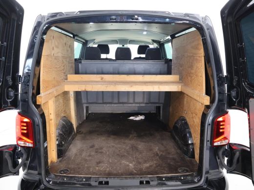 Volkswagen Transporter 2.0 TDI 150 PK L2H1 DUBBEL CABINE + 2500 KG TREKHAAK | APPLE CARPLAY ActivLease financial lease