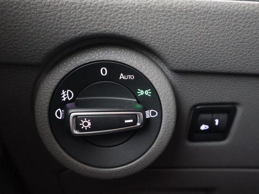 Volkswagen Transporter 2.0 TDI 150 PK L2H1 DUBBEL CABINE + 2500 KG TREKHAAK | APPLE CARPLAY ActivLease financial lease