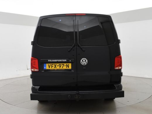 Volkswagen Transporter 2.0 TDI 150 PK L2H1 DUBBEL CABINE + 2500 KG TREKHAAK | APPLE CARPLAY ActivLease financial lease