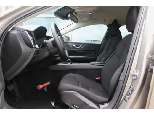 Volvo  V60 2.0 B3 Momentum Advantage | 1e eigenaar | BTW auto | Origineel NL | LED | Camera | 17 inch | Crui... ActivLease financial lease