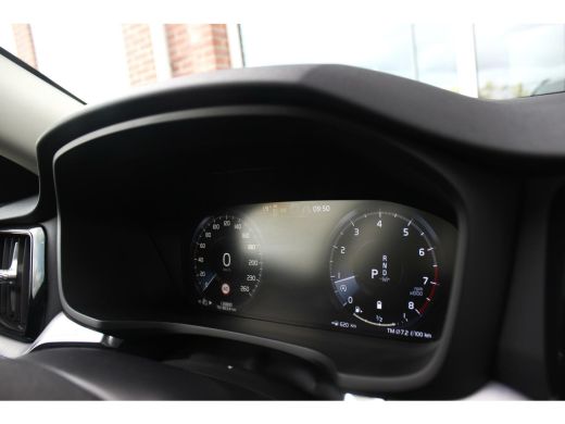 Volvo  V60 2.0 B3 Momentum Advantage | 1e eigenaar | BTW auto | Origineel NL | LED | Camera | 17 inch | Crui... ActivLease financial lease