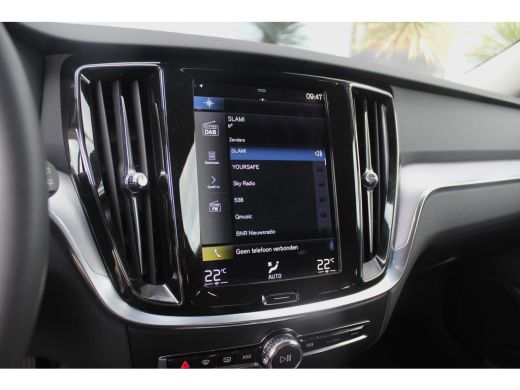 Volvo  V60 2.0 B3 Momentum Advantage | 1e eigenaar | BTW auto | Origineel NL | LED | Camera | 17 inch | Crui... ActivLease financial lease