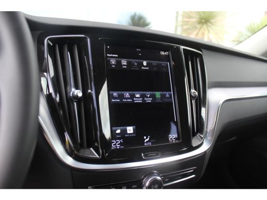 Volvo  V60 2.0 B3 Momentum Advantage | 1e eigenaar | BTW auto | Origineel NL | LED | Camera | 17 inch | Crui... ActivLease financial lease