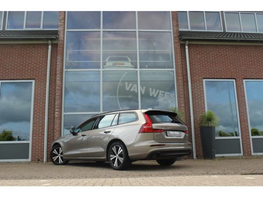 Volvo  V60 2.0 B3 Momentum Advantage | 1e eigenaar | BTW auto | Origineel NL | LED | Camera | 17 inch | Crui... ActivLease financial lease