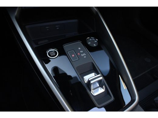 Audi A3 Sportback 40 TFSI e Edition PANO | Camera | ACC | Carplay ActivLease financial lease