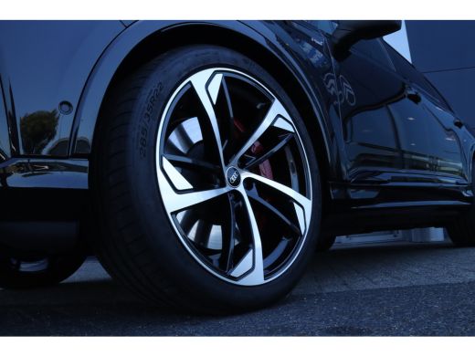 Audi Q7 60 TFSI e quattro Pro Line S Competition | Pano | Trekhaak | Valcona | Camera | ACC | 22 Inch | M... ActivLease financial lease