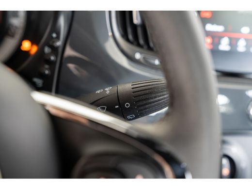 Fiat 500 1.0 Hybrid Cult | Navigatie | Parkeersensoren | Apple Carplay & Android Auto | Lichtmetalen velgen | ActivLease financial lease