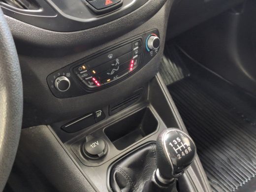 Ford Transit Courier 1.5 TDCI 6 Versn. | Airco ActivLease financial lease
