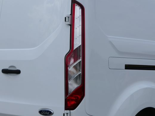 Ford Transit Custom 300 2.0 TDCI L2H1 Trend | Trekhaak | Camera | 3-Zits | CarPlay/Android Auto | Stoelverwarming | V... ActivLease financial lease