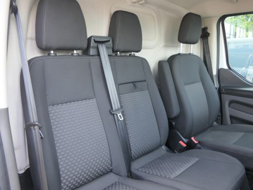Ford Transit Custom 300 2.0 TDCI L2H1 Trend | Trekhaak | Camera | 3-Zits | CarPlay/Android Auto | Stoelverwarming | V... ActivLease financial lease