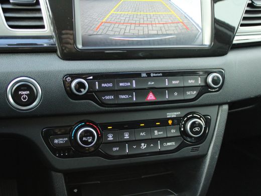 Kia e-Niro ExecutiveLine 64 kWh NL AUTO | SOH 100% | LEDER | ActivLease financial lease