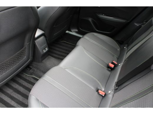 Peugeot 2008 1.2 PureTech 130 GT | Automaat | Navigatie | Camera | Panorama/schuifdak | 18 Inch | Adaptieve cr... ActivLease financial lease