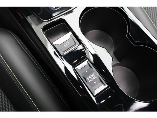 Peugeot 2008 1.2 PureTech 130 GT | Automaat | Navigatie | Camera | Panorama/schuifdak | 18 Inch | Adaptieve cr... ActivLease financial lease