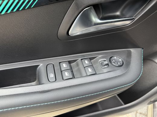 Peugeot 208 1.2 PureTech 100 Allure App Connect | Fabrieksgarantie ActivLease financial lease
