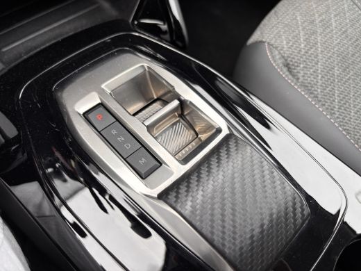 Peugeot 208 Hybrid 100PK e-DCS6 Allure | Camera | Navigatie | Stoelverwarming | Draadloze Apple Carplay / And... ActivLease financial lease