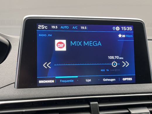 Peugeot 3008 1.2 PureTech Active Pack Parkeersensoren Achter | Camera | 17" Lichtmetaal | Cruise | Carplay | A... ActivLease financial lease