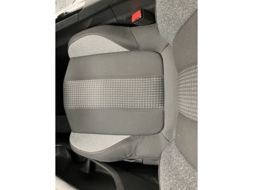 Peugeot 3008 1.2 PureTech Active Pack Parkeersensoren Achter | Camera | 17" Lichtmetaal | Cruise | Carplay | A... ActivLease financial lease