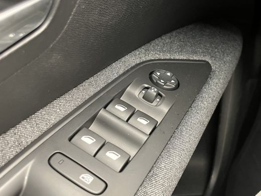 Peugeot 3008 1.2 PureTech Active Pack Parkeersensoren Achter | Camera | 17" Lichtmetaal | Cruise | Carplay | A... ActivLease financial lease