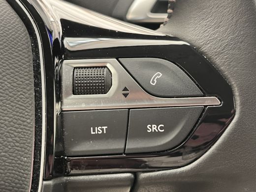 Peugeot 3008 1.2 PureTech Active Pack Parkeersensoren Achter | Camera | 17" Lichtmetaal | Cruise | Carplay | A... ActivLease financial lease