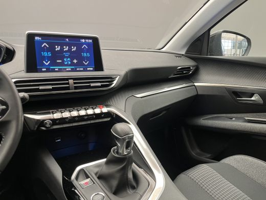 Peugeot 3008 1.2 PureTech Active Pack Parkeersensoren Achter | Camera | 17" Lichtmetaal | Cruise | Carplay | A... ActivLease financial lease