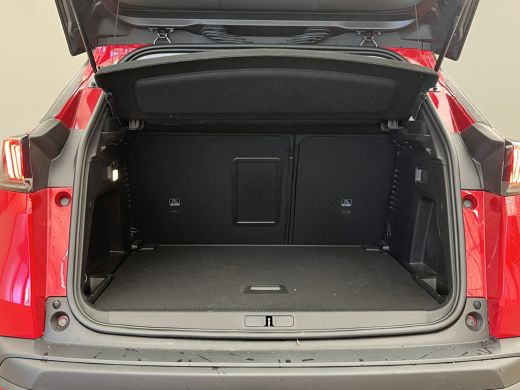 Peugeot 3008 1.2 PureTech Active Pack Parkeersensoren Achter | Camera | 17" Lichtmetaal | Cruise | Carplay | A... ActivLease financial lease