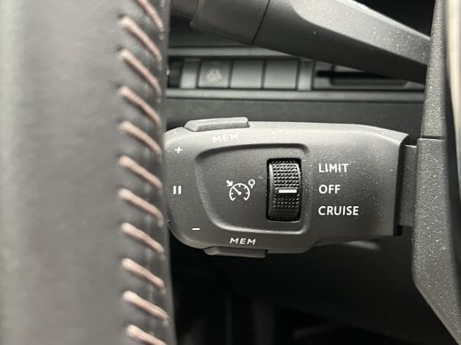 Peugeot 3008 1.2 PureTech Active Pack Parkeersensoren Achter | Camera | 17" Lichtmetaal | Cruise | Carplay | A... ActivLease financial lease