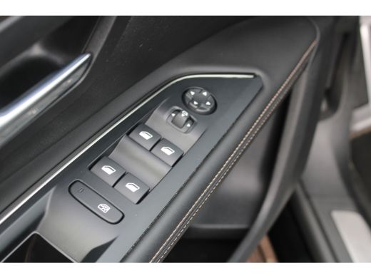 Peugeot 5008 1.2 Hybrid GT | Automaat | Navigatie | Panorama/schuifdak | Black Pack | Massage | Trekhaak | ActivLease financial lease
