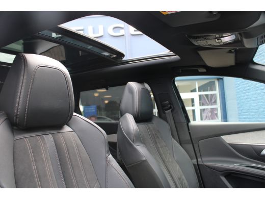 Peugeot 5008 1.2 Hybrid GT | Automaat | Navigatie | Panorama/schuifdak | Black Pack | Massage | Trekhaak | ActivLease financial lease