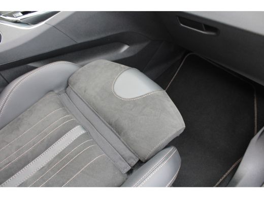 Peugeot 5008 1.2 Hybrid GT | Automaat | Navigatie | Panorama/schuifdak | Black Pack | Massage | Trekhaak | ActivLease financial lease
