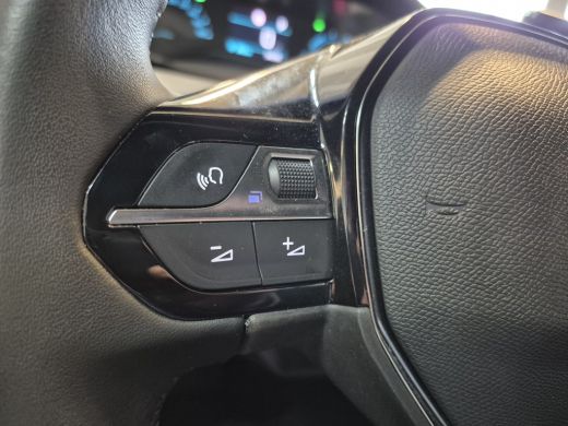 Peugeot e-2008 EV Active Pack 50 kWh | Airco (automatisch) | Apple Carplay/Android Auto|telefoonintegratie premi... ActivLease financial lease