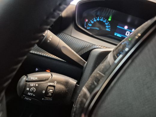 Peugeot e-2008 EV Active Pack 50 kWh | Airco (automatisch) | Apple Carplay/Android Auto|telefoonintegratie premi... ActivLease financial lease
