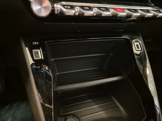 Peugeot e-2008 EV Active Pack 50 kWh | Airco (automatisch) | Apple Carplay/Android Auto|telefoonintegratie premi... ActivLease financial lease