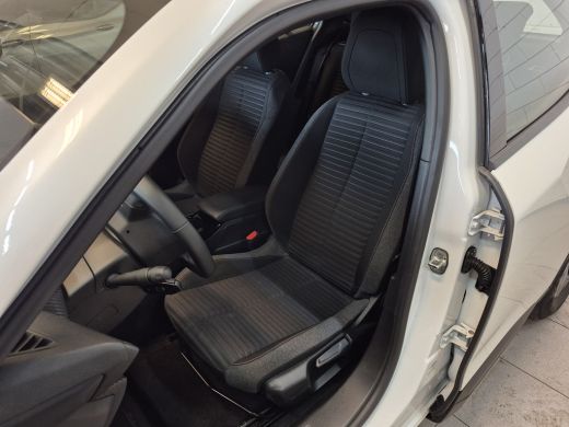 Peugeot e-2008 EV Active Pack 50 kWh | Airco (automatisch) | Apple Carplay/Android Auto|telefoonintegratie premi... ActivLease financial lease