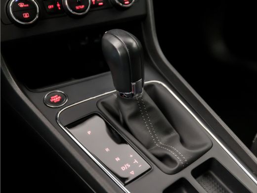 Seat León ST 1.5 TSI Sport 150Pk Automaat (NAVIGATIE, CLIMATE, CAMERA, KEYLESS, SPORTSTOELEN, TREKHAAK, PARKEE... ActivLease financial lease
