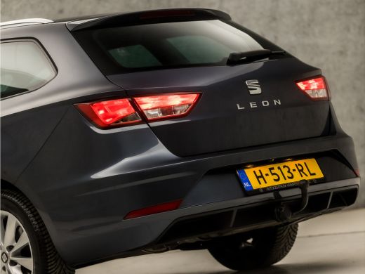 Seat León ST 1.5 TSI Sport 150Pk Automaat (NAVIGATIE, CLIMATE, CAMERA, KEYLESS, SPORTSTOELEN, TREKHAAK, PARKEE... ActivLease financial lease
